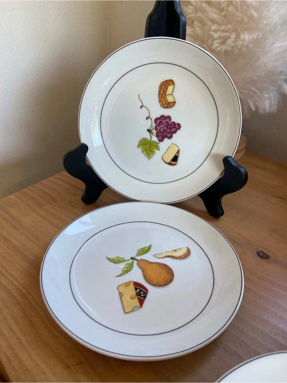 Crate Barrel Nancy Green Fruit Fromage Appetizer Plates 6.5” Set 5